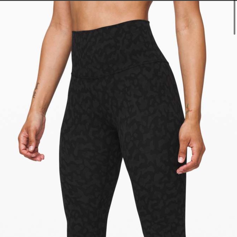 Lululemon Align Pant II 25"
Formation Camo Deep Coal Multi